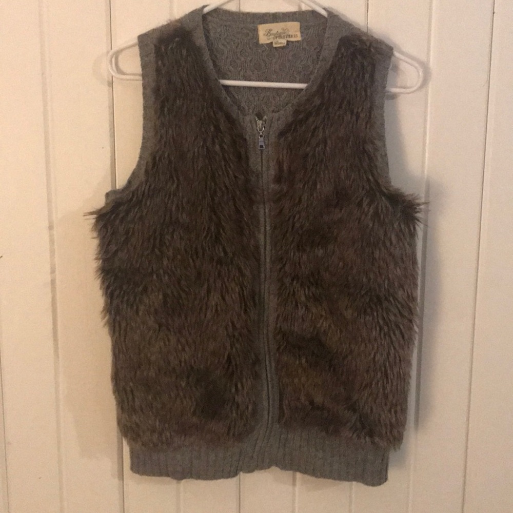 Zip up gray faux fur sweater vest